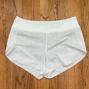 Athleta Womens White Patterned Run With It
Shorts: 3.5” inseam: size-M: EUC